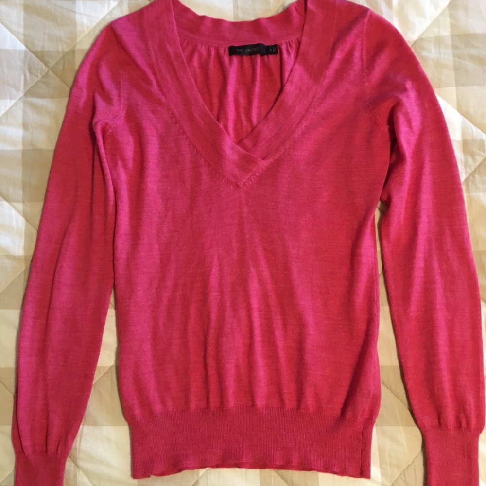 The Limited Lightweight Merino Wool blend Pink V-neck Sweater size S
